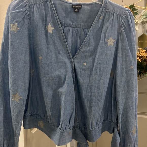 J. CREW Blue Chambray Wrap Top with Distressed Silver Star Print XS - Picture 5 of 8